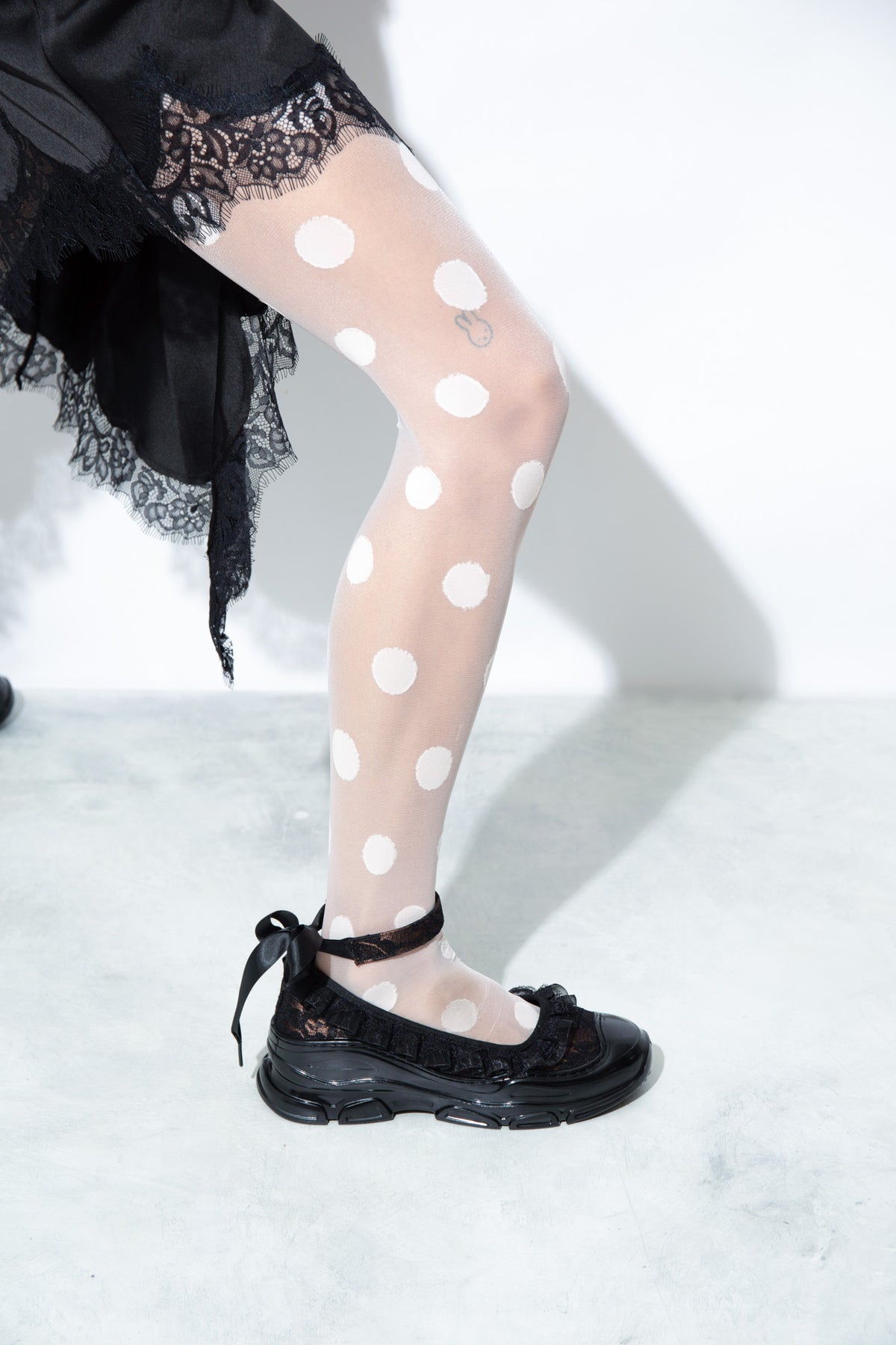 Sweetheart Ballet Sneakers - Black/Nude Lace