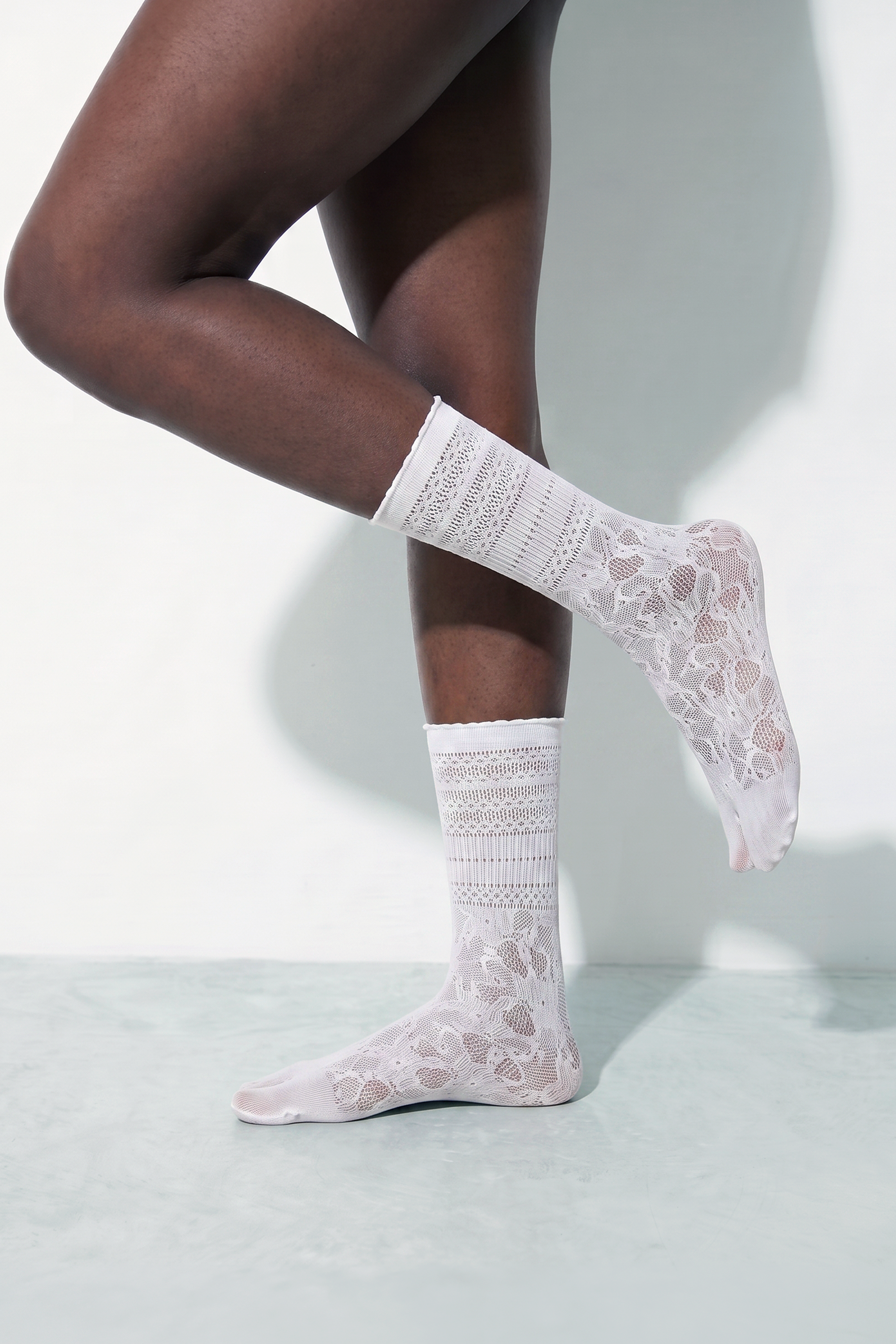 Lace Tabi Crew Socks - White