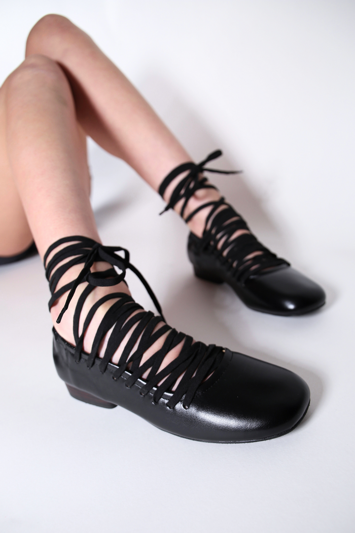 Arachnid Flats - Black