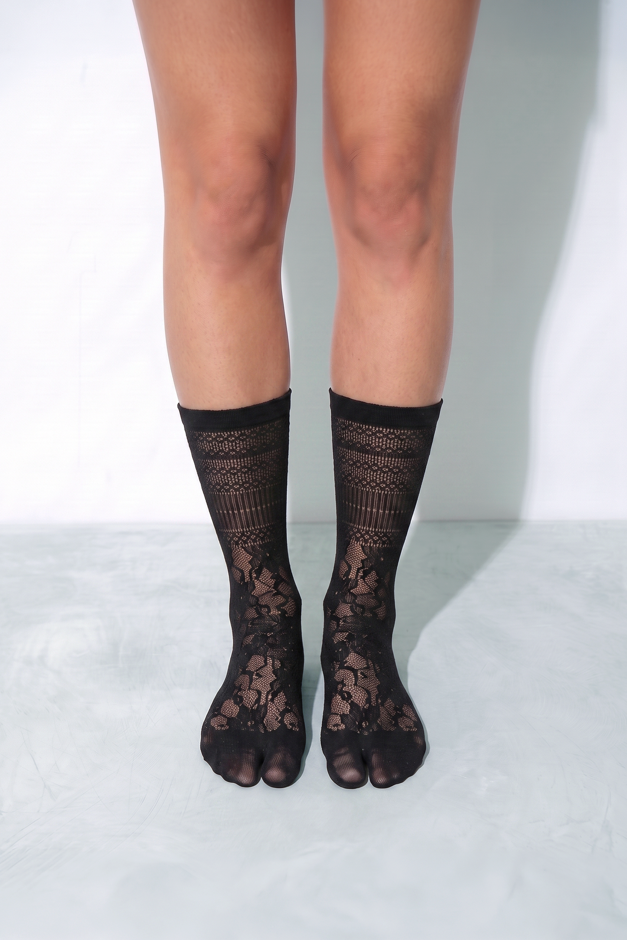 Lace Tabi Crew Socks - Black