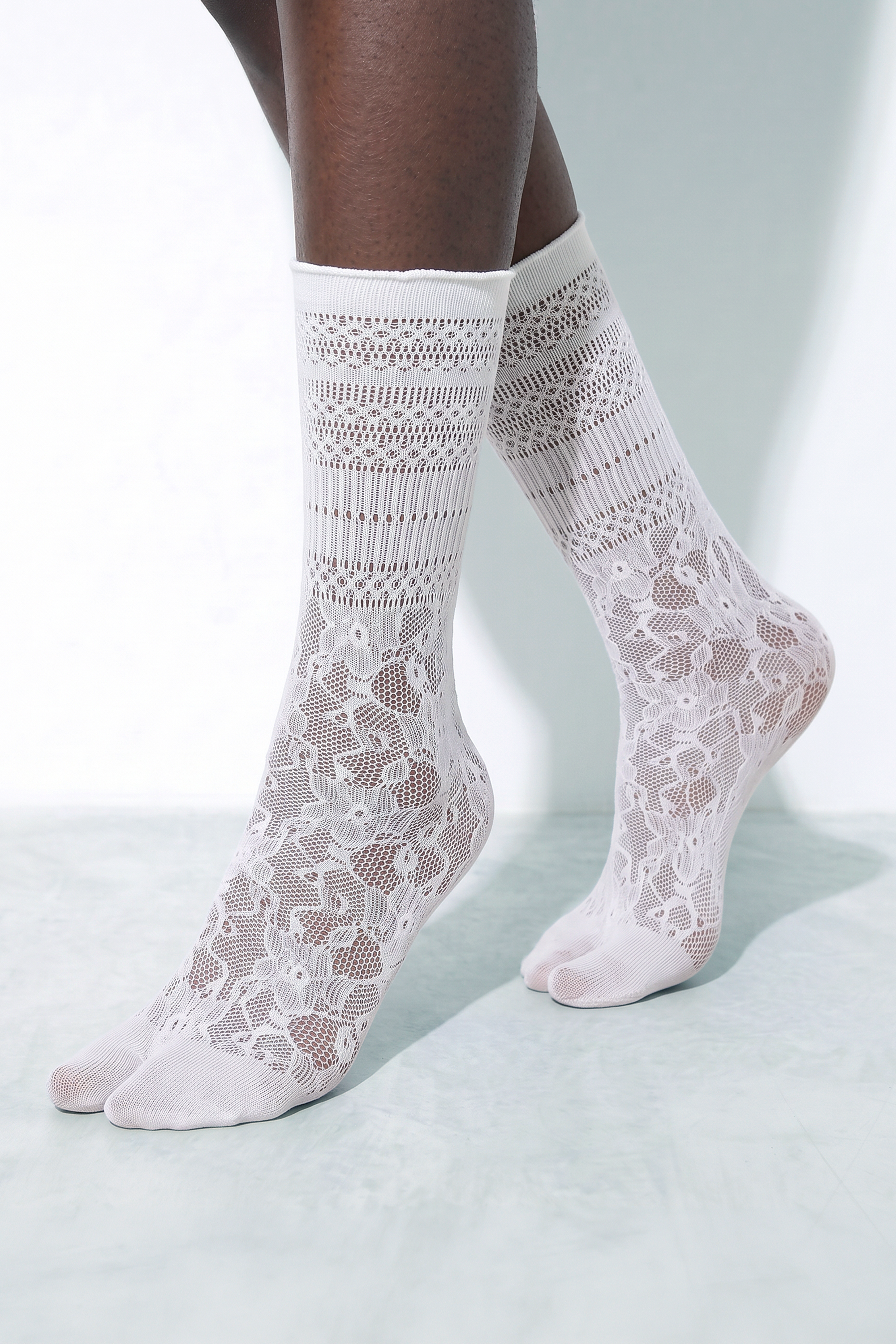 Lace Tabi Crew Socks - White